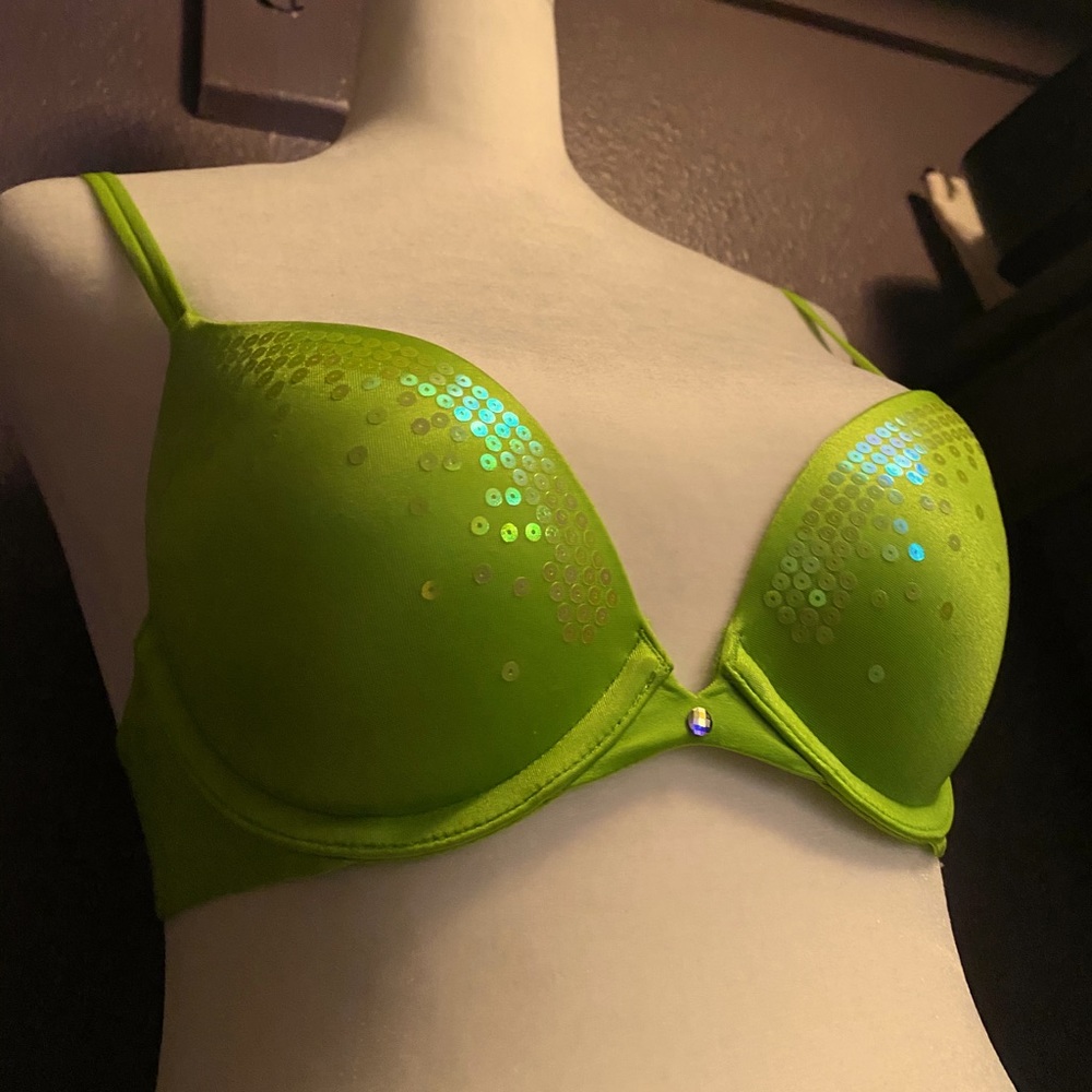 2/$12 Victoria’s Secret Push Up Bra Lime Green
